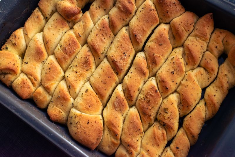 Garlic knots starter deweys pizza
